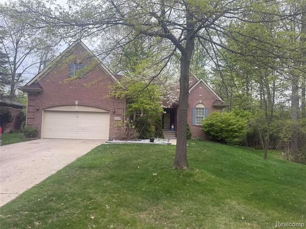 42392 White Hart Boulevard , CANTON, MI 48188