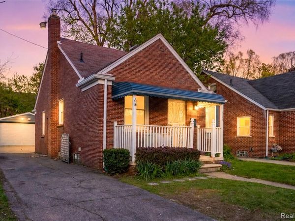162 N Genesee Avenue, Pontiac, MI 48341