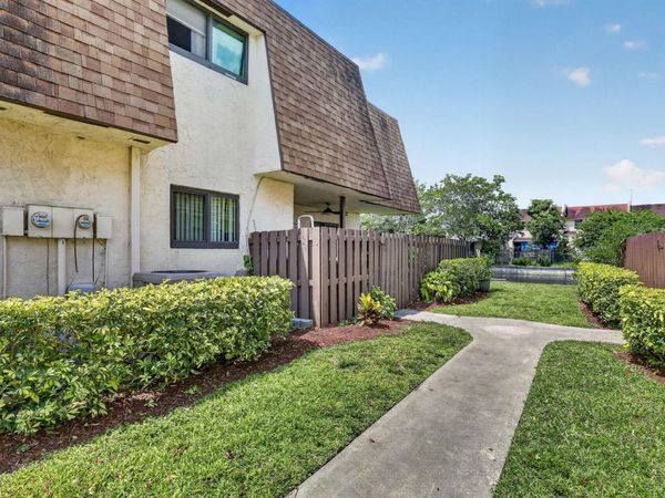 139 San Remo Boulevard, Unit 139, North Lauderdale, FL 33068