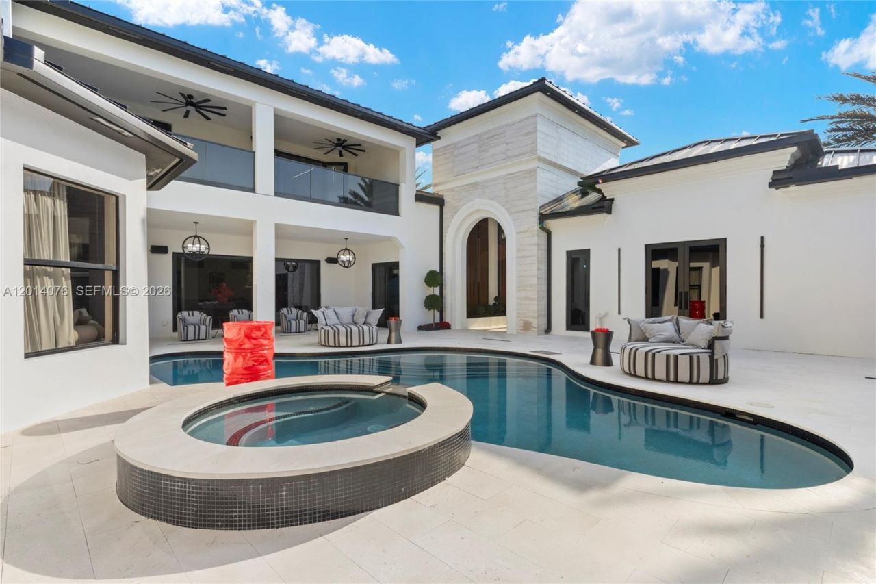 541 E Enclave Cir E , Pembroke Pines, FL 33027 Photo