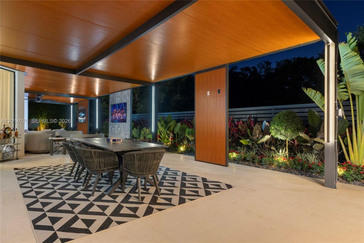 541 E Enclave Cir E , Pembroke Pines, FL 33027 Photo