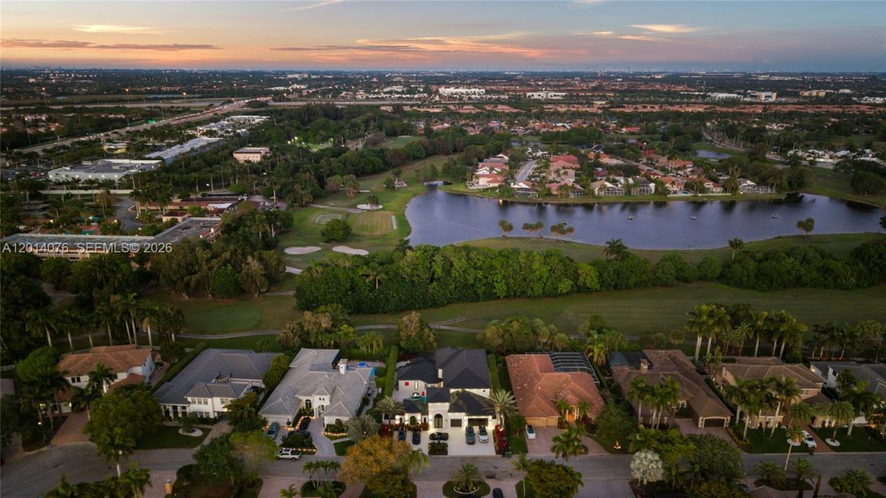 541 E Enclave Cir E , Pembroke Pines, FL 33027 Photo