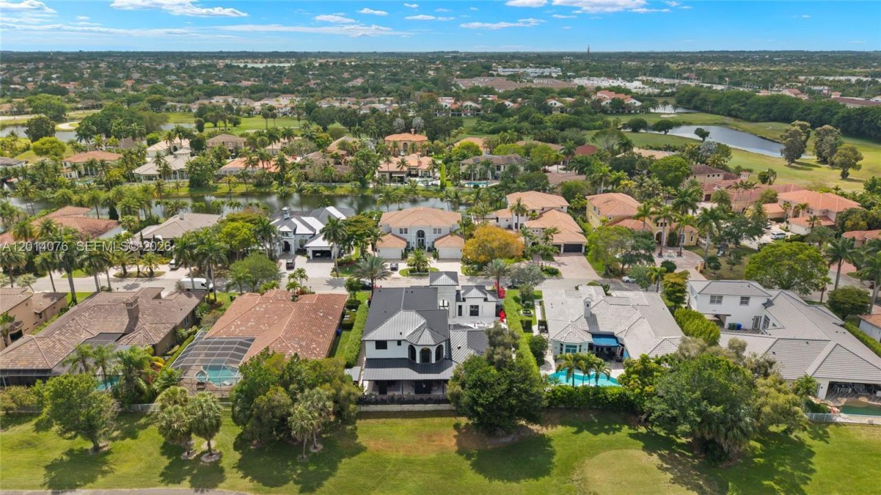 541 E Enclave Cir E , Pembroke Pines, FL 33027 Photo