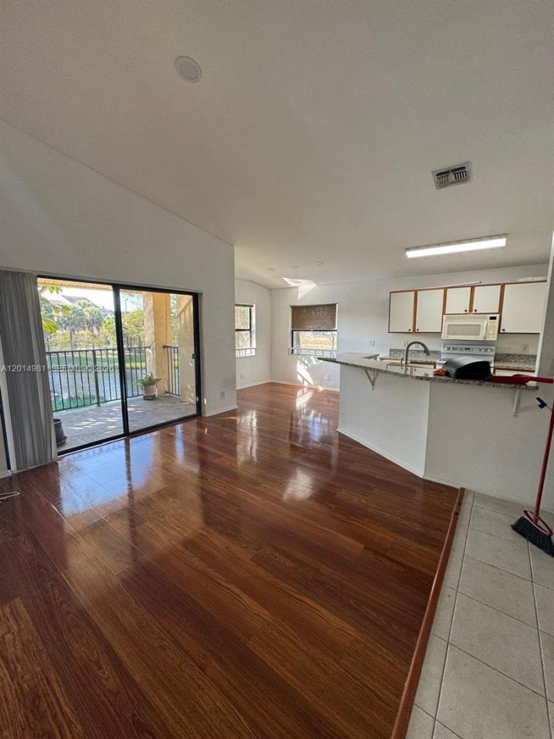 9999 Summerbreeze Dr , Unit 620, Sunrise, FL 33322 Photo