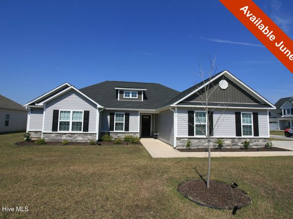 564 Appalachian Trail N, Jacksonville, NC 28546