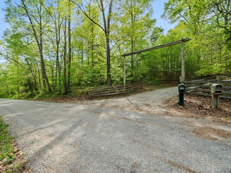 1393 Dutch Thomas Road, Peebles, OH 45660 Photo 2