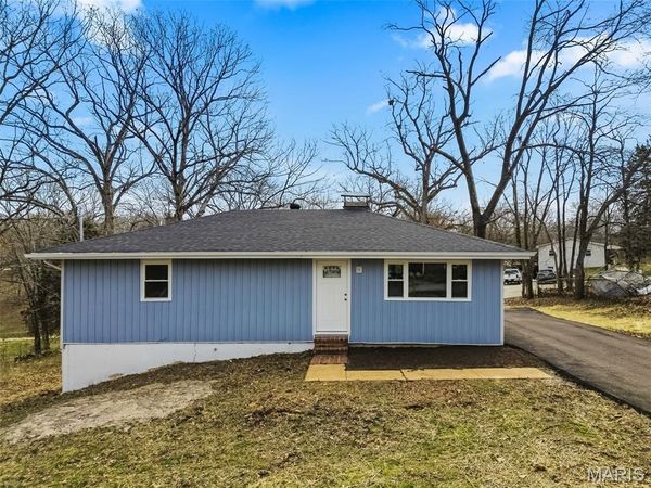 3780 Sunset Drive , Pacific, MO 63069