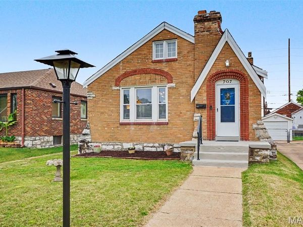707 Bellavilla Drive, Bella Villa, MO 63125