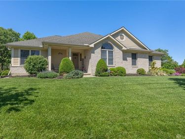 1668 Lago Mar Drive, Washington TWP, OH 45458