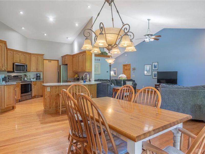 1668 Lago Mar Drive, Washington Township, OH 45458 Photo 11