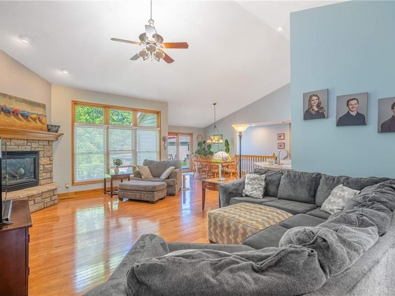 1668 Lago Mar Drive, Washington Township, OH 45458 Photo 2