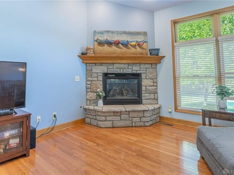1668 Lago Mar Drive, Washington Township, OH 45458 Photo 4