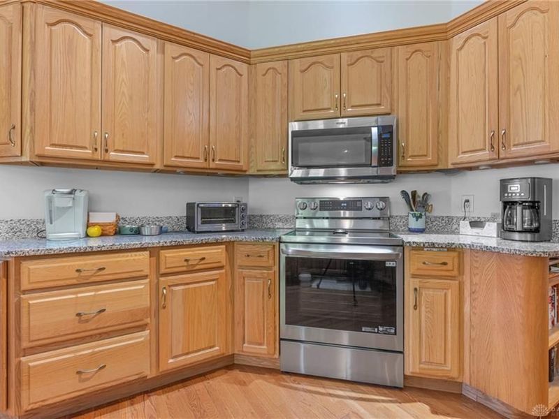 1668 Lago Mar Drive, Washington Township, OH 45458 Photo 7