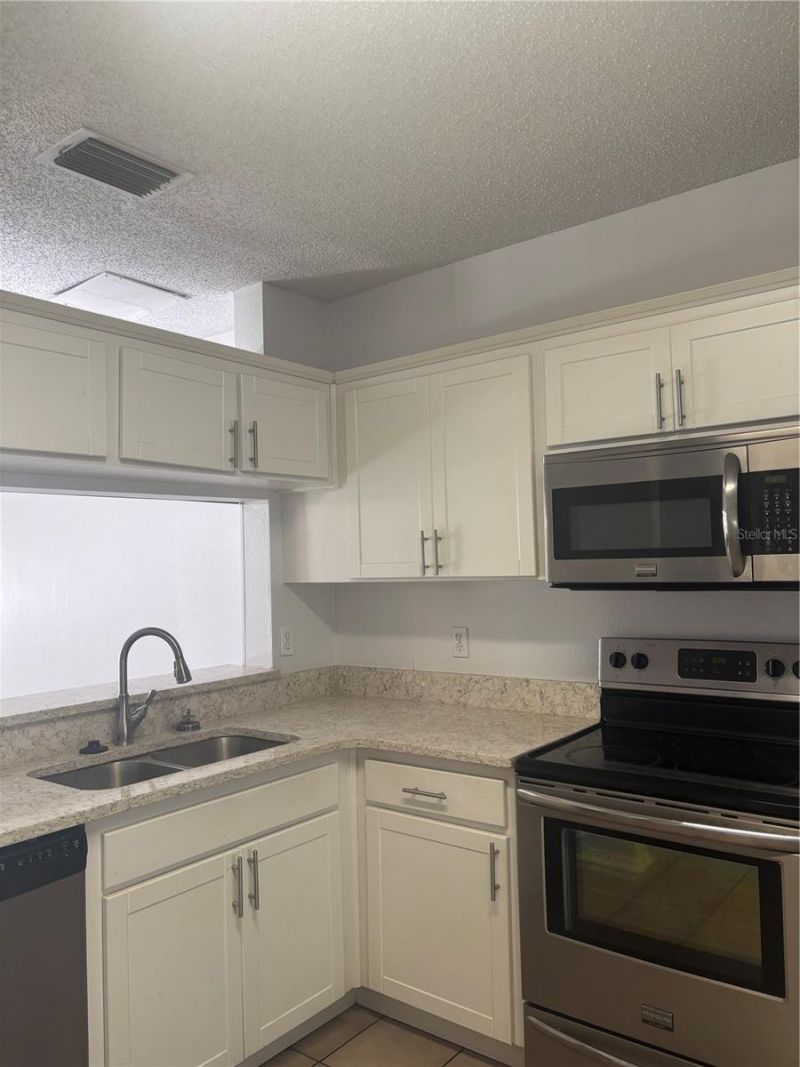 6308 Bayside Key Drive, Tampa, FL 33615 Photo