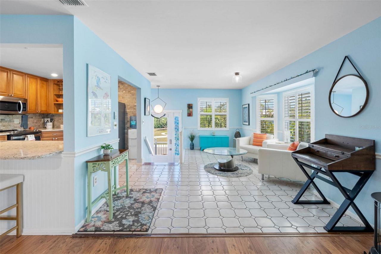 417 Poinsettia Road, Anna Maria, FL 34216 Photo