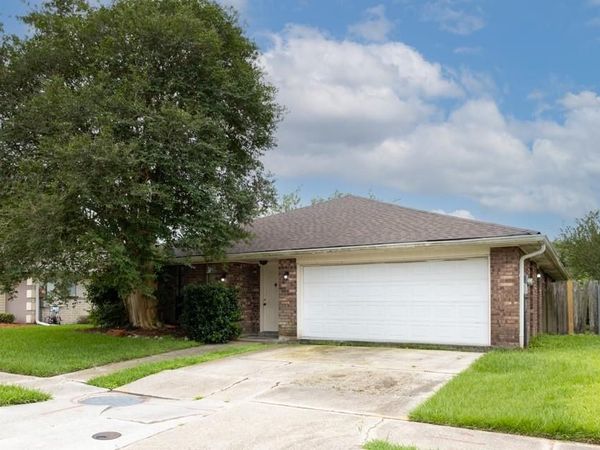 7820 WINDWARD Court, New Orleans, LA 70128