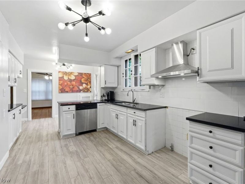 14316 Ashwood Road, Shaker Heights, OH 44120 Photo 8