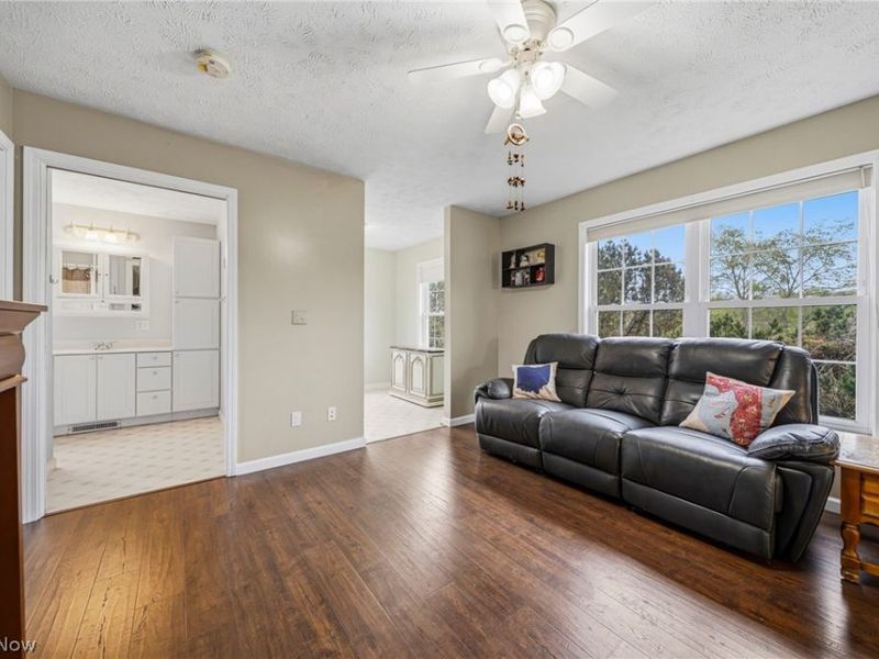14751 Aspen Hills Lane, Burton, OH 44021 Photo 9