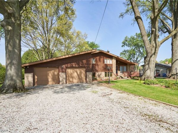 1594 Karl Drive, Copley, OH 44321