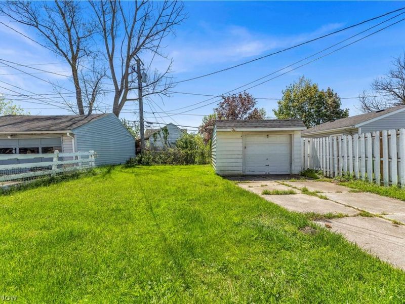 12808 Havana Road, Garfield Heights, OH 44125 Photo 19