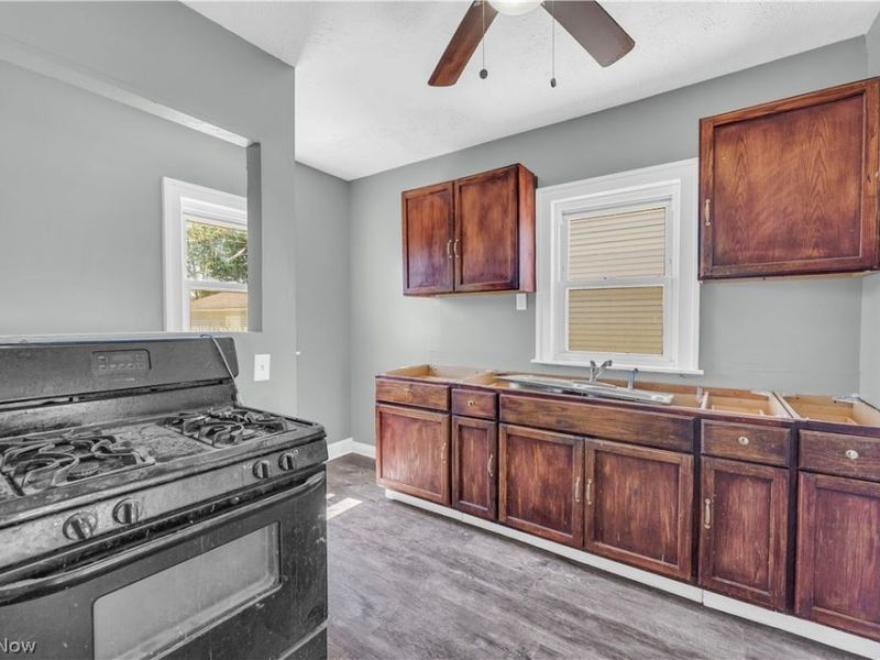 12808 Havana Road, Garfield Heights, OH 44125 Photo 8