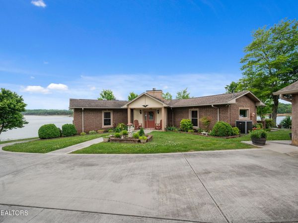 901 Lake Smoky Rd, Sevierville, TN 37876