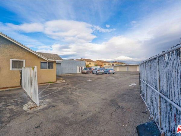 17606 Arrow Boulevard, Fontana, CA 92335