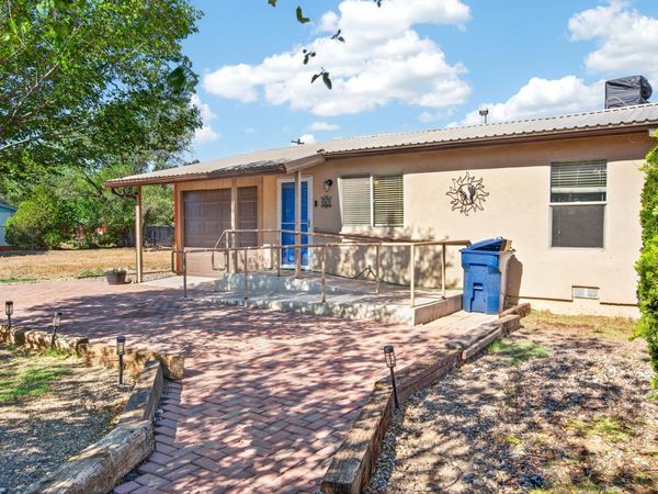 2 Blue Bonnet Drive , Los Lunas, NM 87031