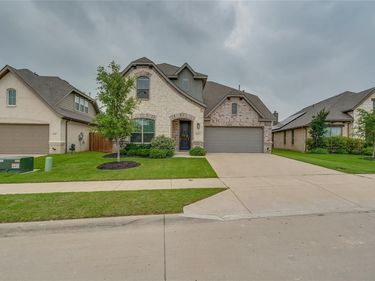 4621 Mill Falls Drive, Fort Worth, TX 76036