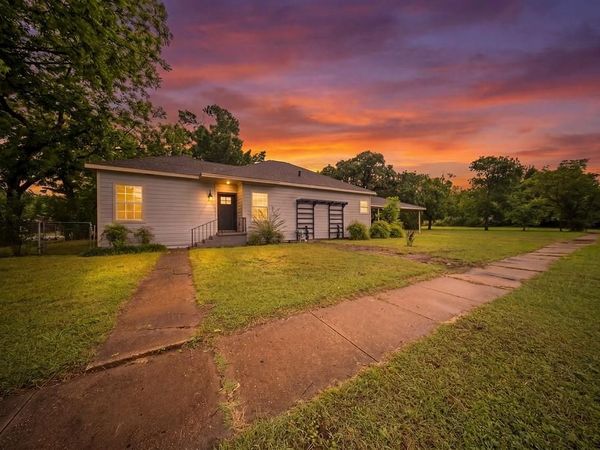 1001 W Lampasas Street, Ennis, TX 75119
