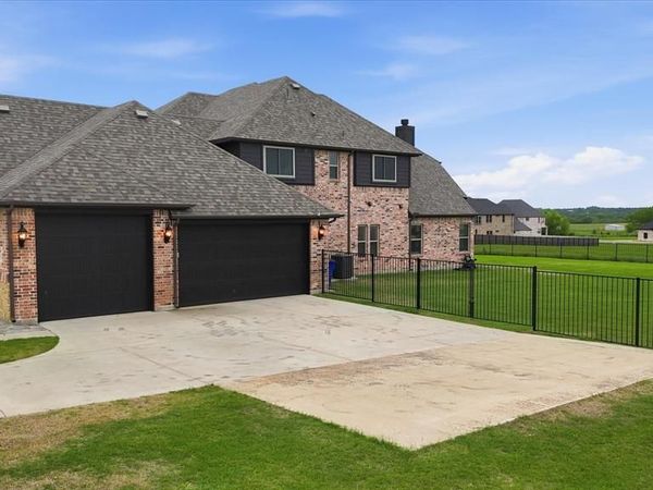 1053 Hickory Lane, Howe, TX 75459