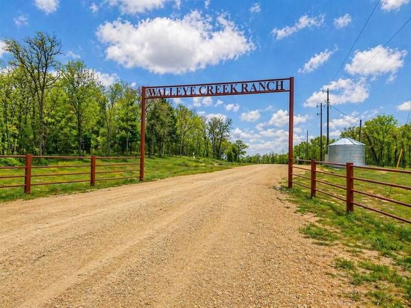 1215 Walleye Creek Trail , Lexington, TX 78947