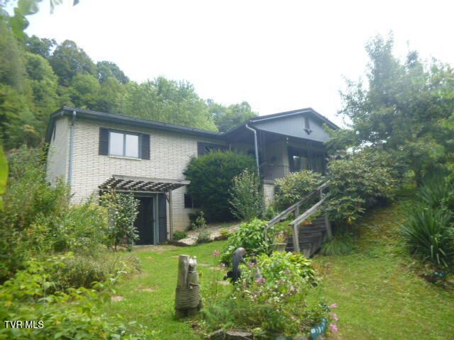 665 Northwest Isabell Street, Norton, VA 24273 Main Photo