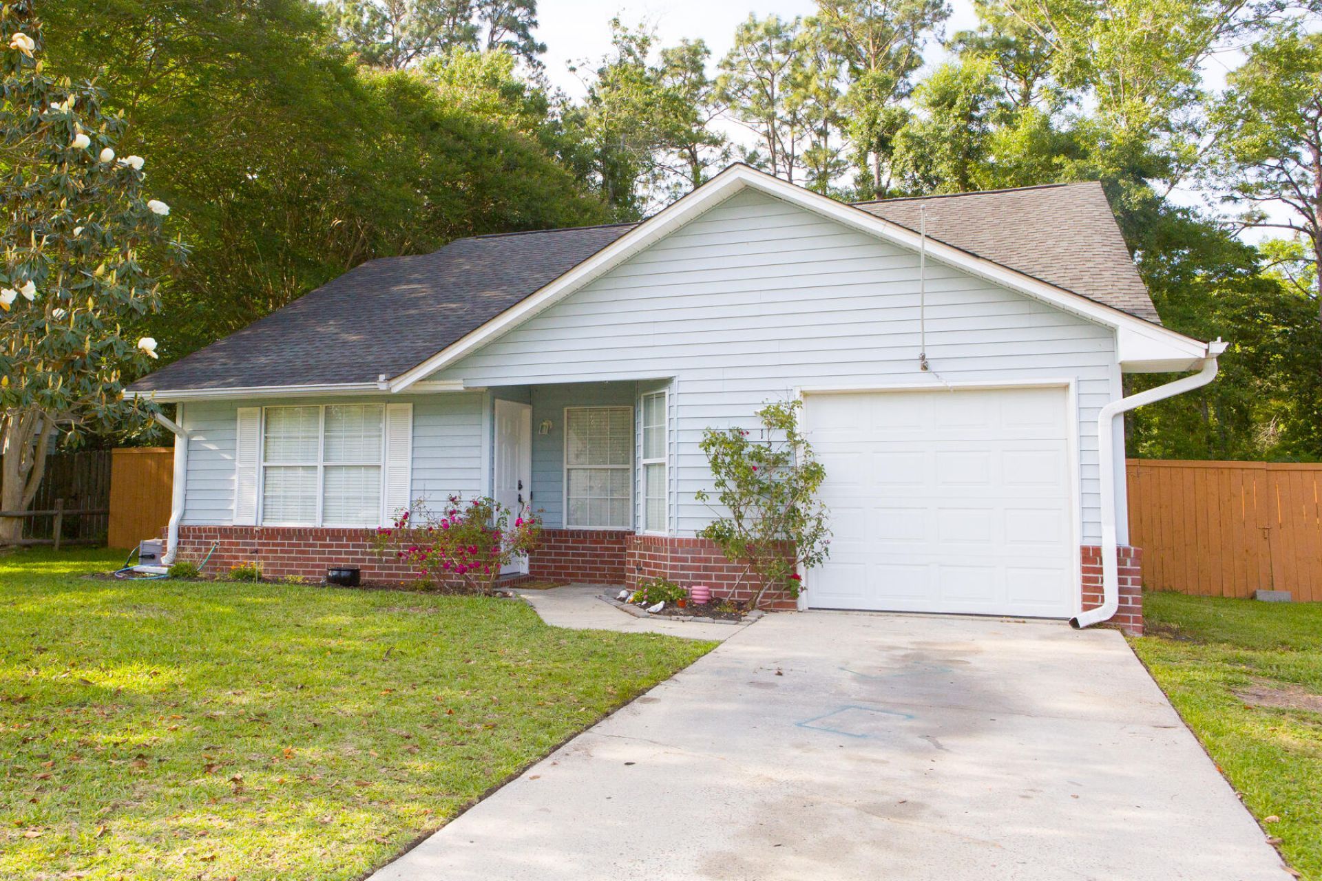 124 Paddock Way Photo 3