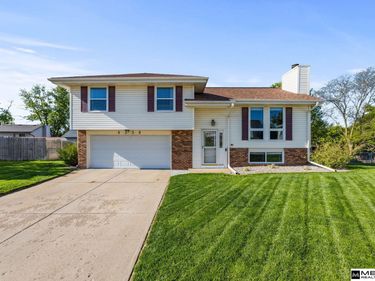 9339 Pratt Circle , Omaha, NE 68134