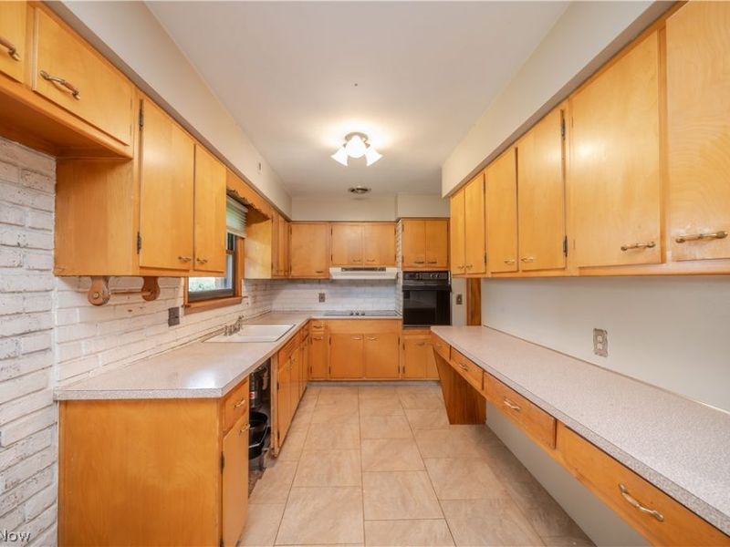 7627 Catherine Street, Masury, OH 44438 Photo 12