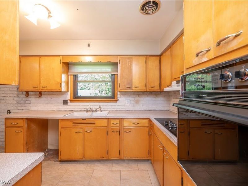 7627 Catherine Street, Masury, OH 44438 Photo 14