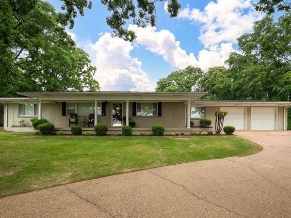 800 Grandview Heights , Conway, AR 72032