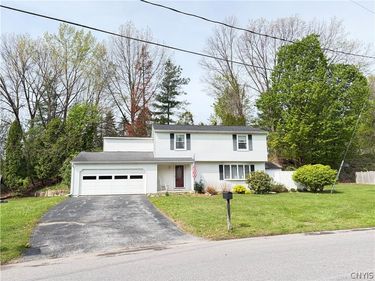 7637 Sandy Lane, Syracuse, NY 13212