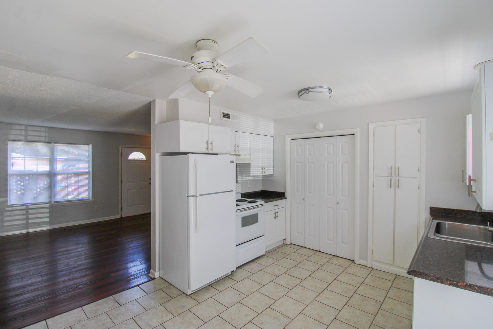 1423 Ashley River Road Photo 6