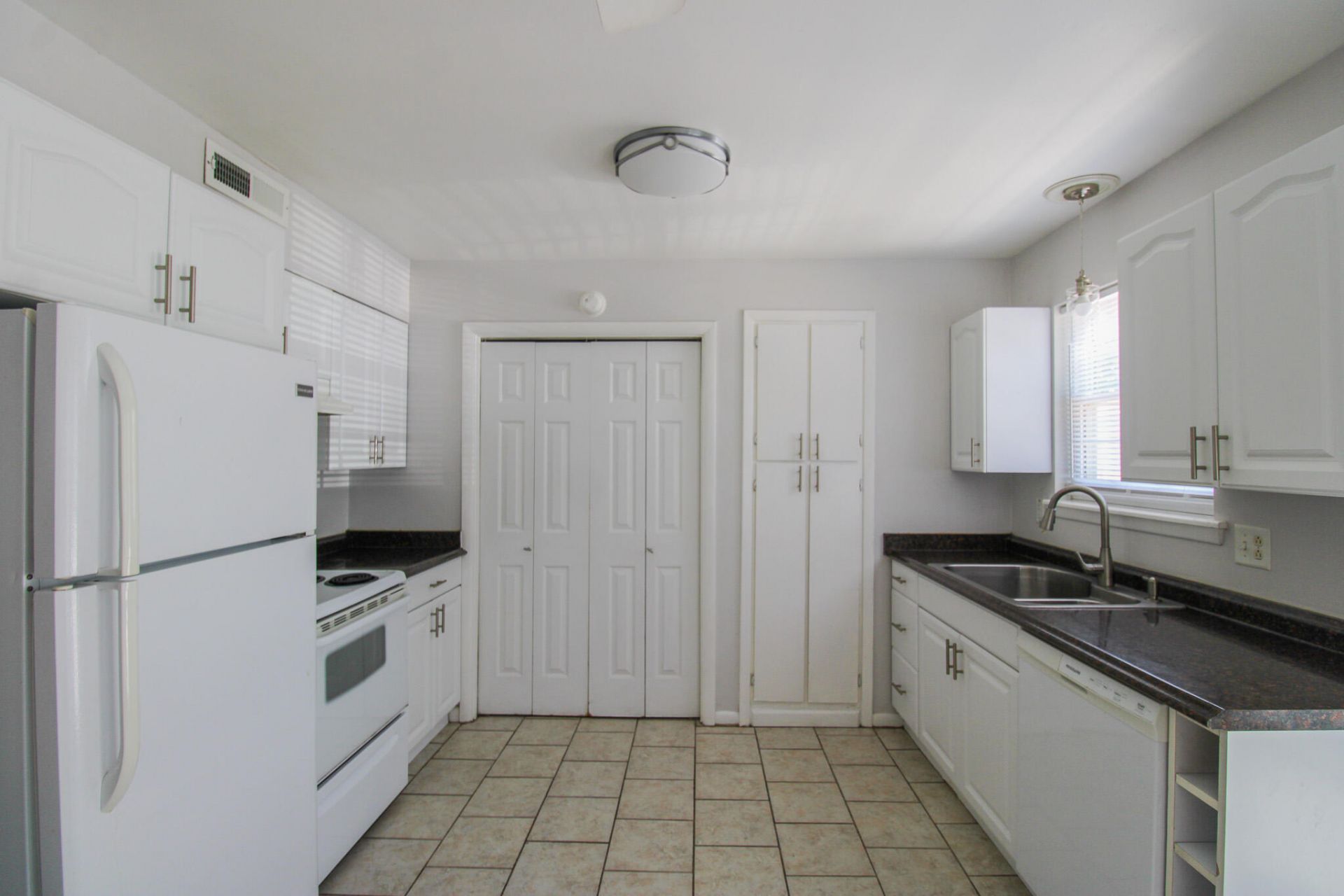 1423 Ashley River Road Photo 7