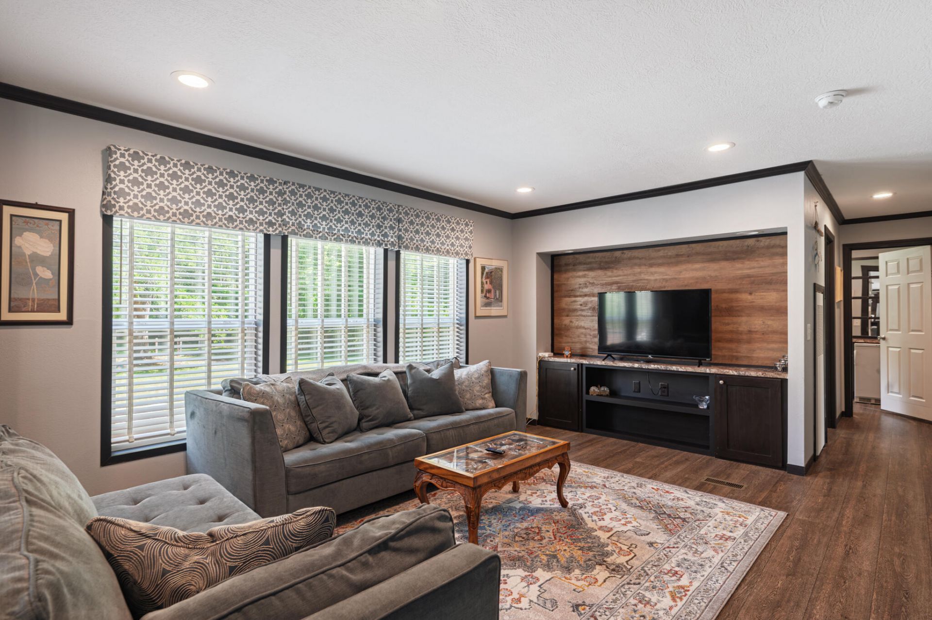 752 Nancys Place Photo 4