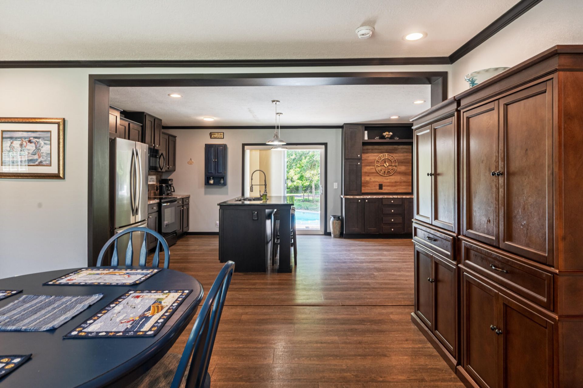 752 Nancys Place Photo 8