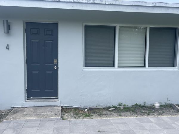 1135 NE 15th Avenue, Unit 4, Fort Lauderdale, FL 33304