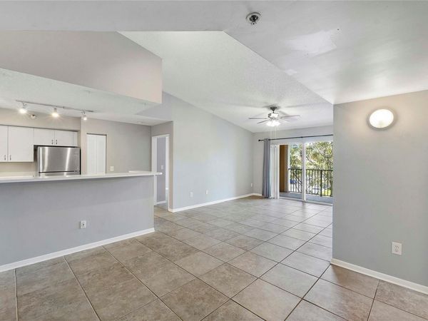 120 Yacht Club Way, Unit 305, Hypoluxo, FL 33462