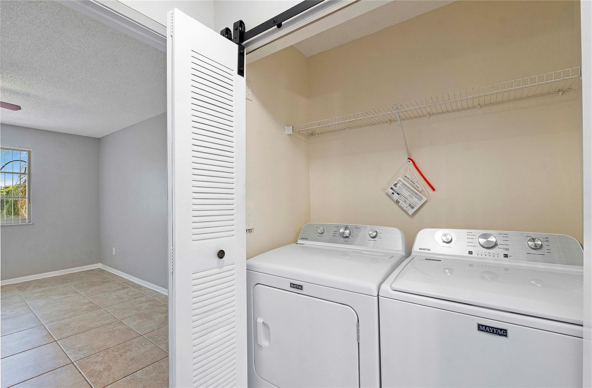 120 Yacht Club Way, Unit 305, Hypoluxo, FL 33462 Photo
