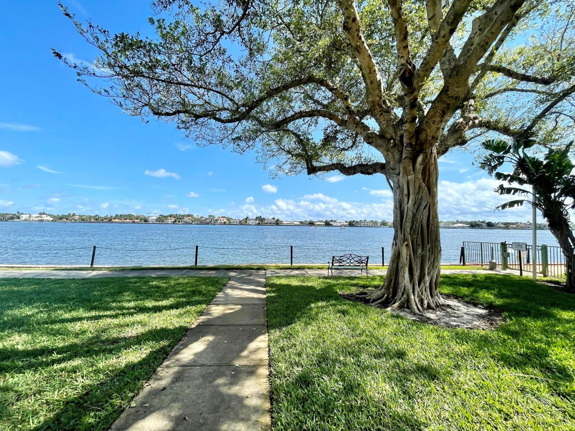 120 Yacht Club Way, Unit 305, Hypoluxo, FL 33462 Photo