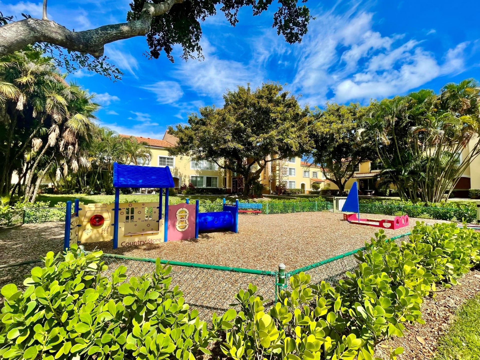 120 Yacht Club Way, Unit 305, Hypoluxo, FL 33462 Photo