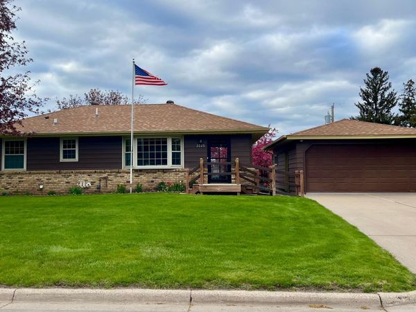 3325 143rd Street W, Rosemount, MN 55068