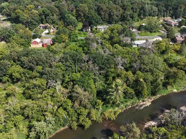 2421 East River Road NE, Rochester, MN 55906